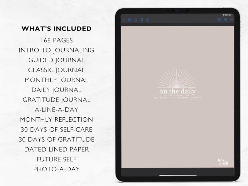Pu&ograve; includere: Un tablet digitale che mostra un elenco di suggerimenti per il diario e un logo per "on the daily", un rituale quotidiano per la riflessione personale e la crescita personale. Il logo &egrave; un sole stilizzato con raggi che ne emanano. Il testo "love jenell" &egrave; nell'angolo in basso a destra.