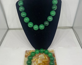 18mm green jade necklace and expandable bracelet