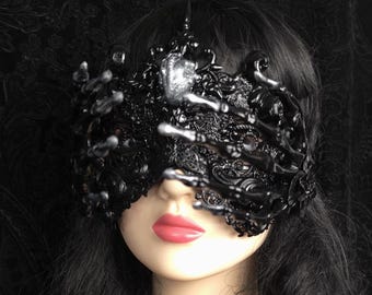 Ready to ship / blind mask "Catacombe heart hands" cosplay, vampire, fantasy, goth, crown, voodoo, skeleton hands