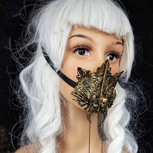Kleine Mund Maske " Walküre " cosplay, larp, blinde Maske, pagan, Hexe, fantasy kostüm, gothic, Kopfschmuck/ Anfertigung nach Auftrag