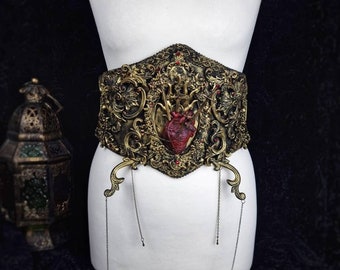 Armor, Korsett " Sacred heart " heiliges Herz, sakral, cosplay, fantasy, goth, Rüstung, vampir, Gürtel, horror  / Anfertigung nach Auftrag
