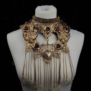 Chest armor &quot;Queen of hearts&quot;, goth collar, gothic headpiece, blind mask, fantasy costume, cosplay, goth crown / MADE TO ORDER in your size