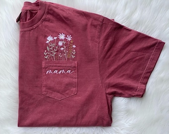 Camiseta bordada con flores para mamá // Camiseta para mamá // Camiseta para abuela // Camiseta bordada con colores cómodos // El mejor regalo para mamá