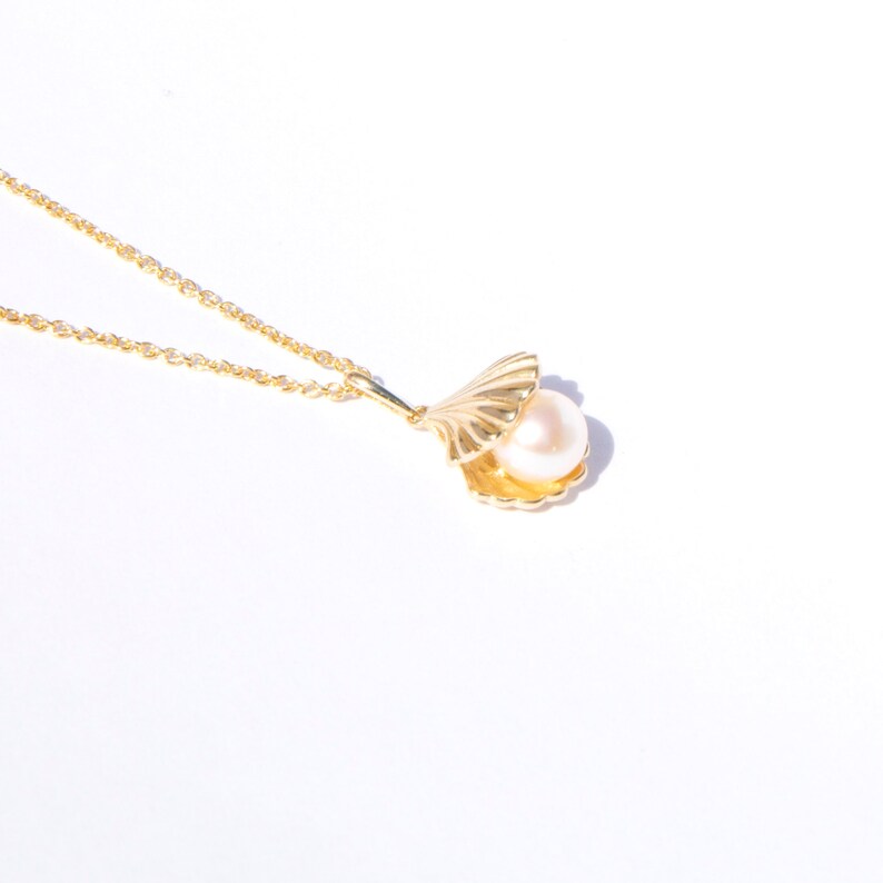 9ct Gold Pearl Clam Shell Necklace Shell Shell Pendant Etsy UK