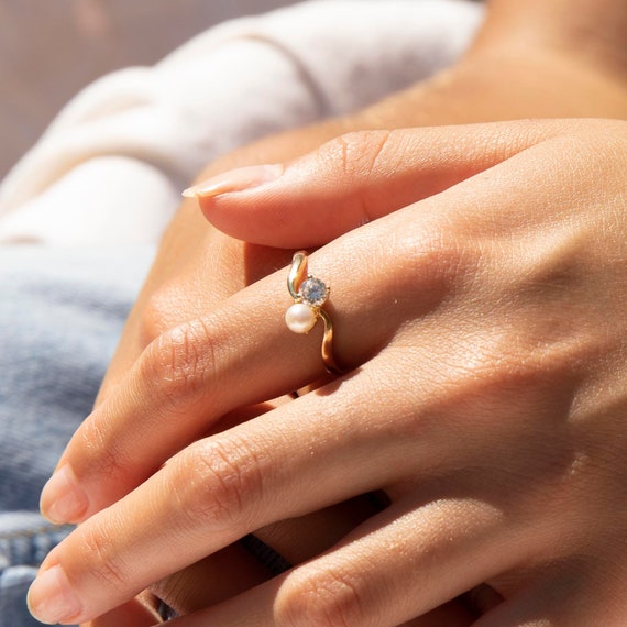 9ct gold - pearl antique ring - cz ring - pearl ri
