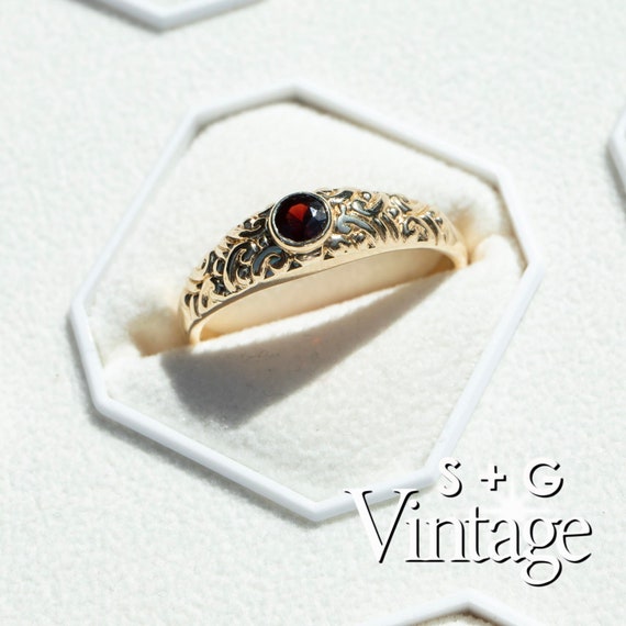 Vintage - 9ct Gold - Garnet - Ring - 9ct solid go… - image 1