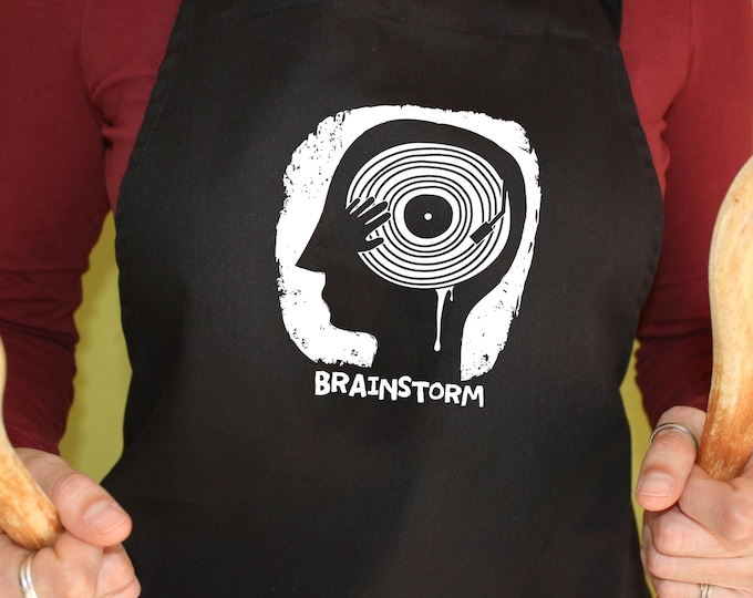 Brainstorm Apron with pockets