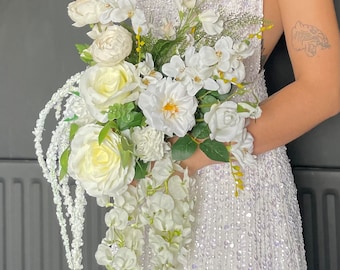 Ramo de novia blanco / Ramo de boda / Flores blancas para boda / Estilo escogido a mano / Ramo en cascada