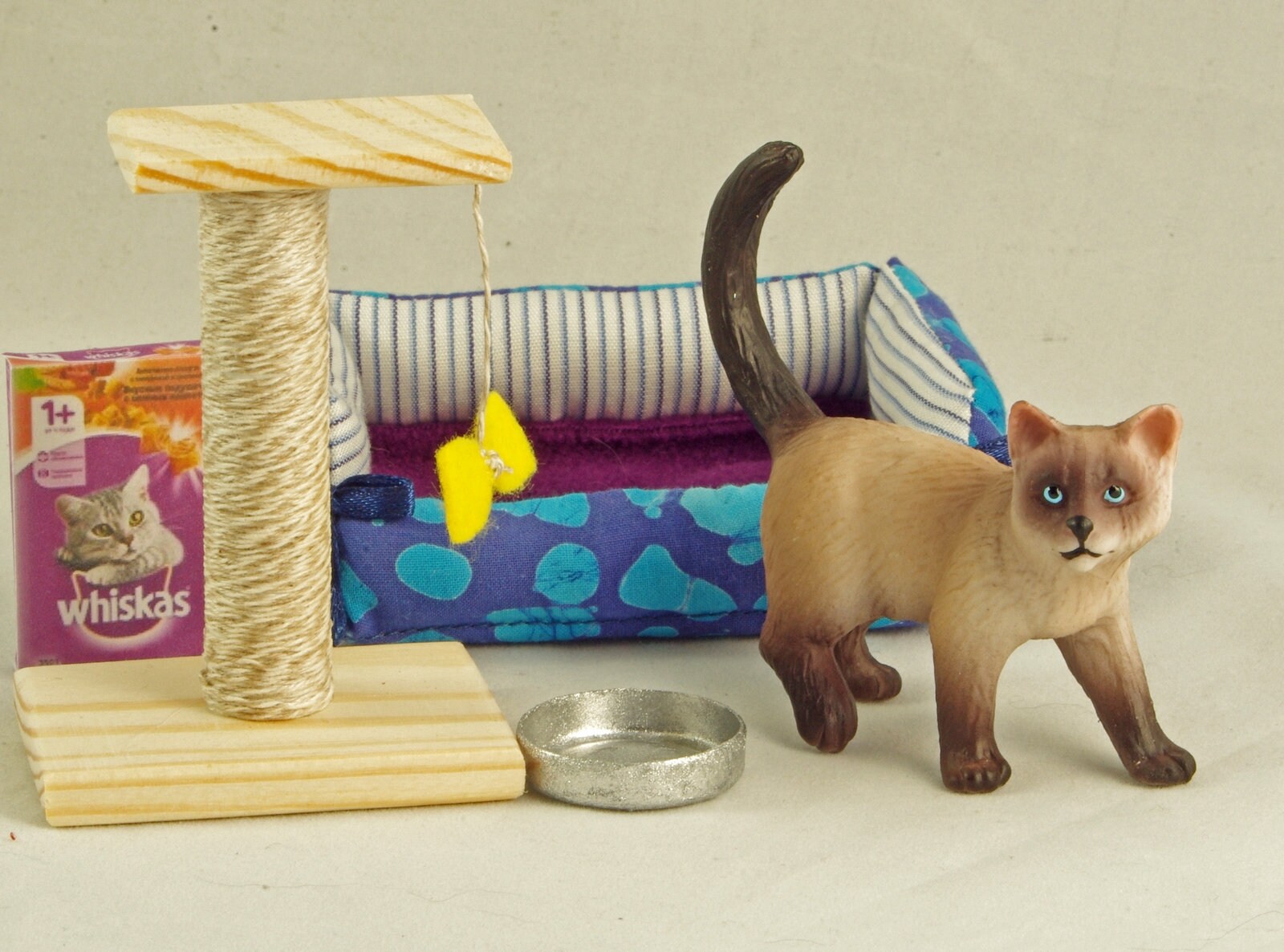 Dollhouse Miniatures Siamese Cat, Super Realistic Sculpture, Cat's