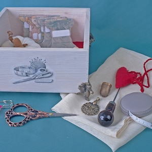 Kit da cucito vintage: forbici da ricamo, ditale e puntaspilli - Regalo per sarta