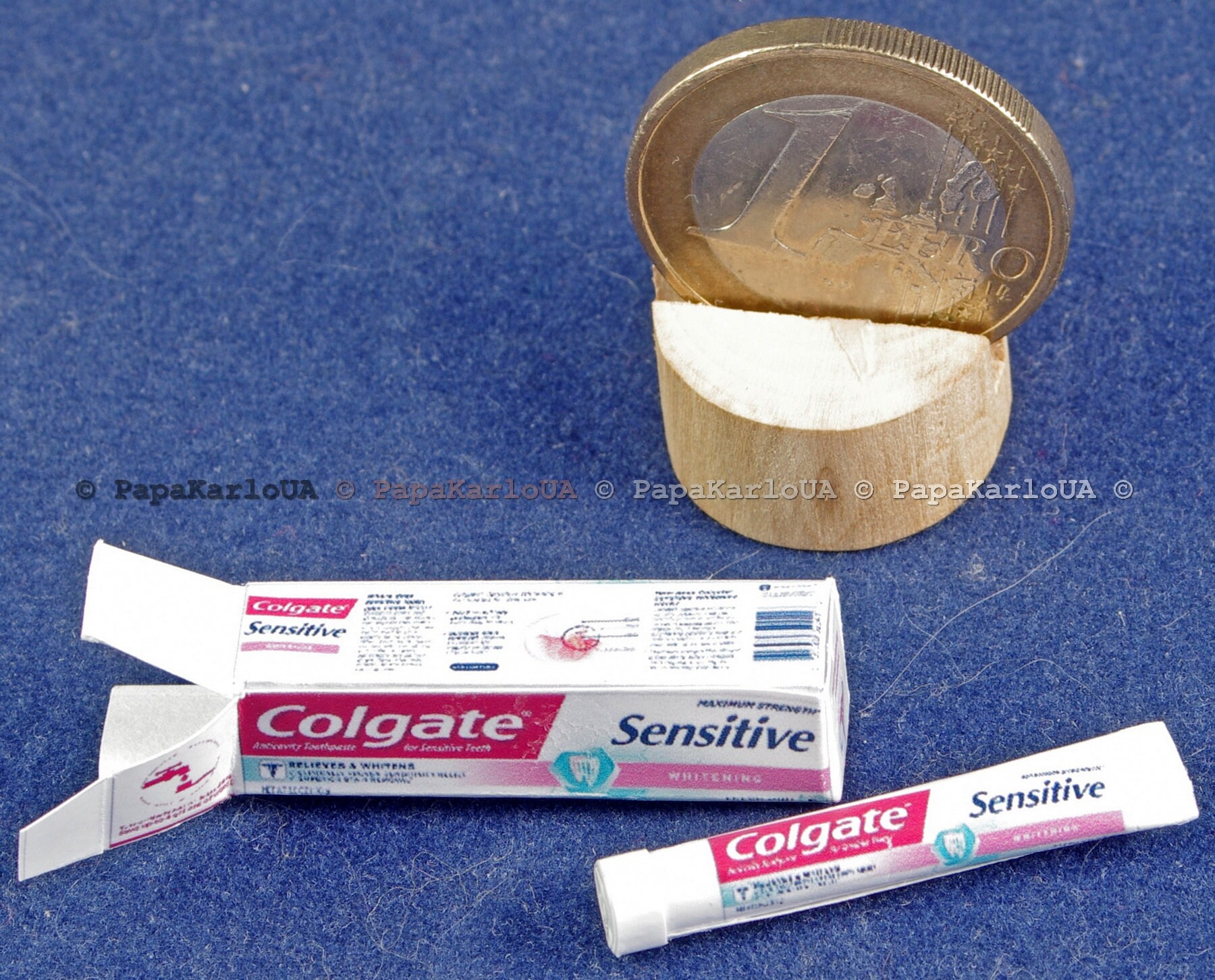 Spazzolini Da Denti E Dentifricio In Pasta Immagine Stock - Immagine Di - Foto 4