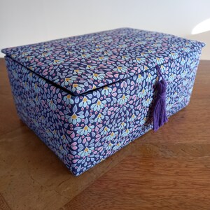 PDF download Classic Trinket Box tutorial, make your own trinket box, cartonnage project, make a fabric covered box