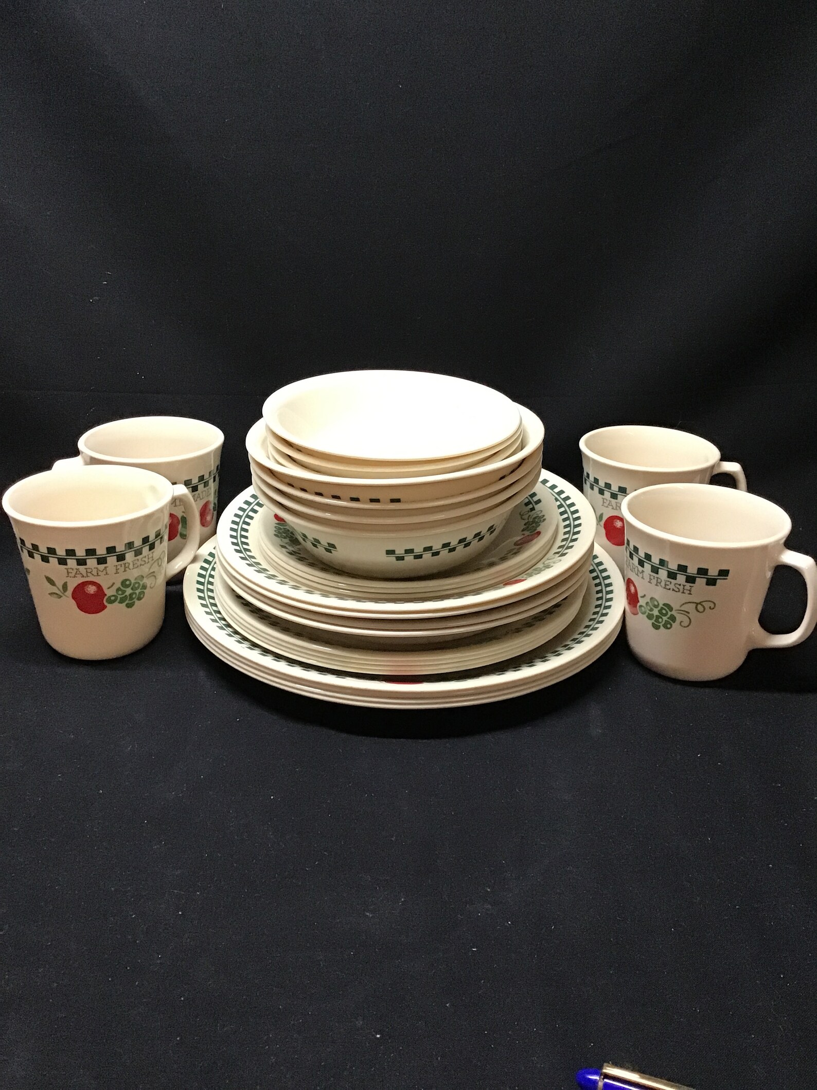 Coring Corelle Dinnerware. Farm Fresh Pattern. 7 Piece Place Etsy