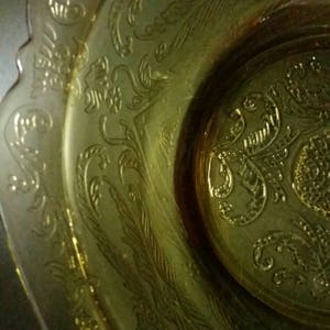 Vintage golden amber 9 1/2 inch serving bowl. Madrid Pattern. Depression glass image 4