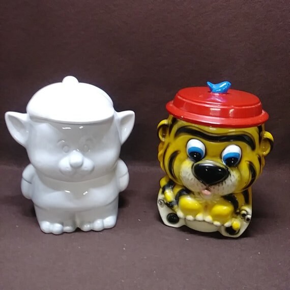 Ceramic Poppy Cookie Jar Canister Stash Jar Made in Japan, White