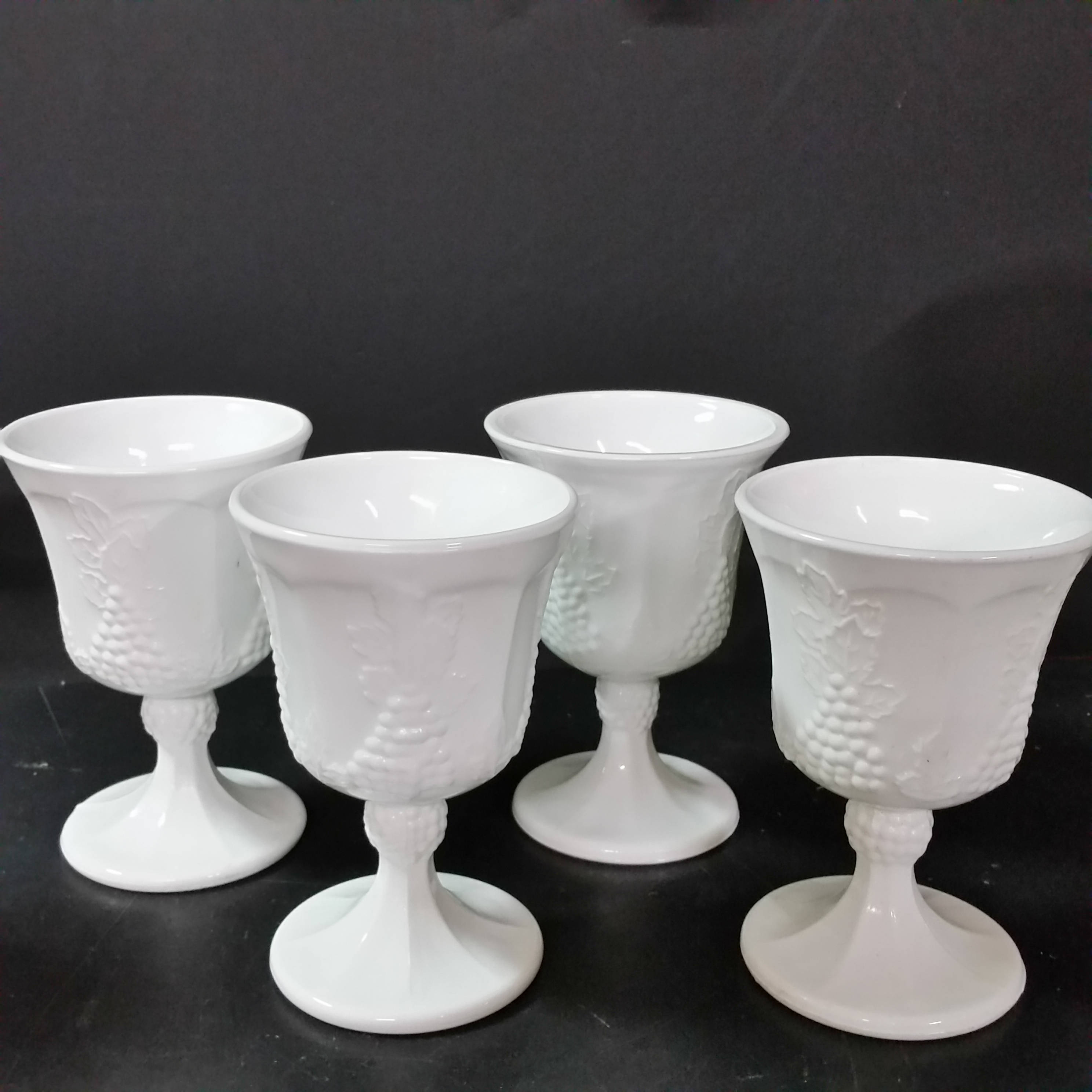 Drink & Barware Set of 4 Vintage Milk Glass Drinking Glasses Home