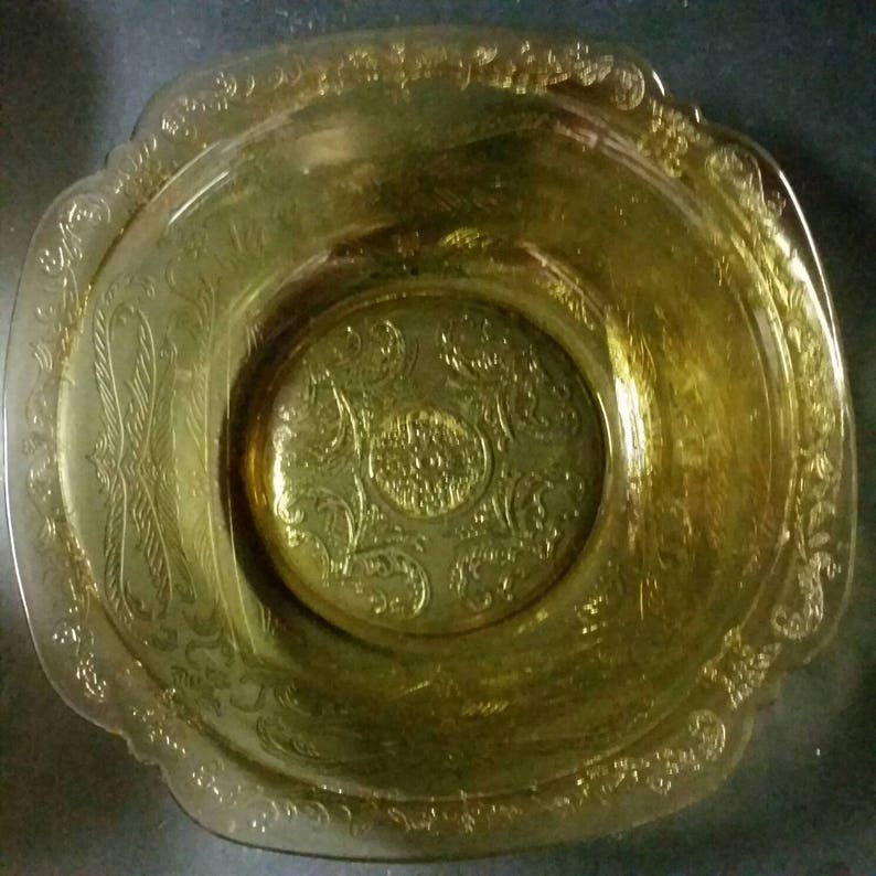 Vintage golden amber 9 1/2 inch serving bowl. Madrid Pattern. Depression glass image 2