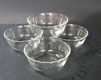 Vintage Pyrex number 464. Set of (4) 4 1/2 inch bowls