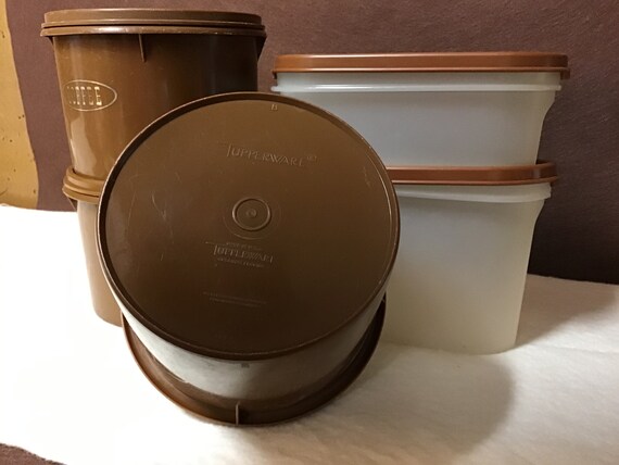 Vintage Tupperware. 5 Piece Set of Storage Containers With 