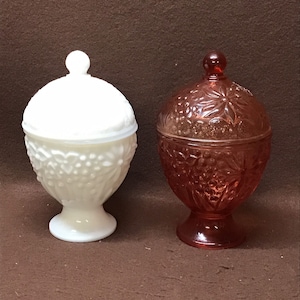 Vintage Avon lidded candy dish. Daisy and roses. 2 colors to choose from