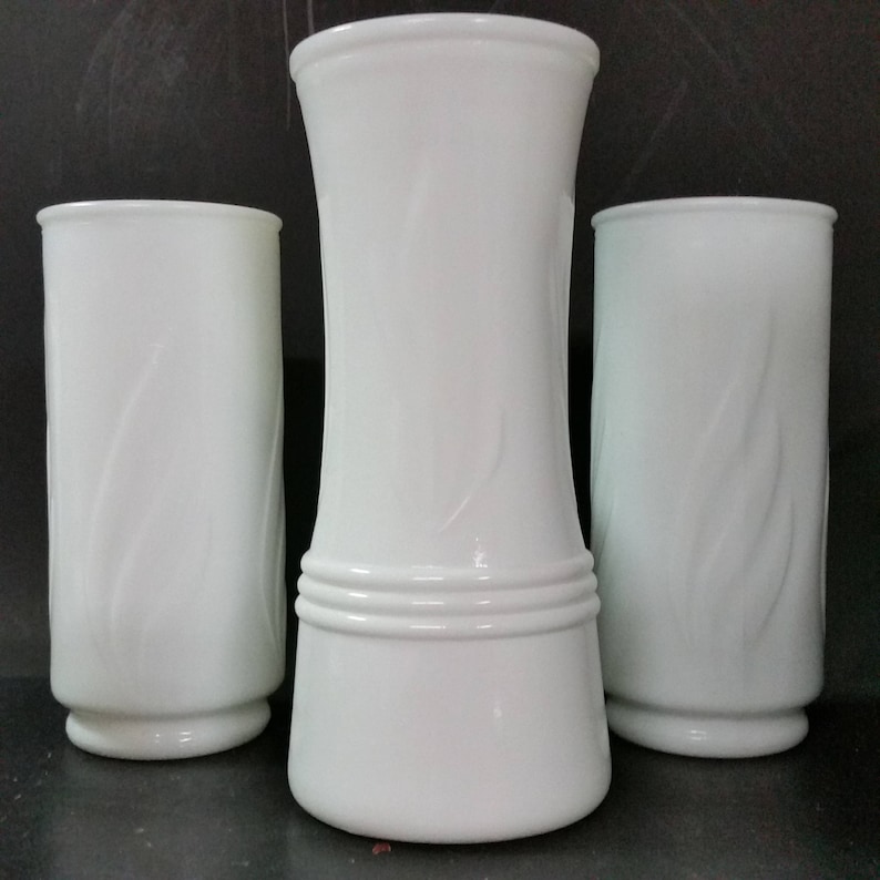 Leaf design Set of 3 vintage milk glass vases