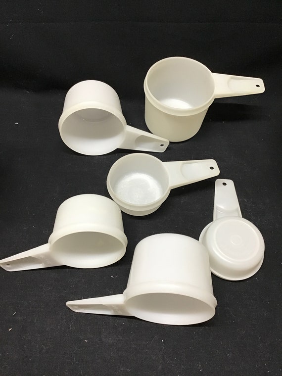 Vintage Tupperware Measuring Cups. White Color. Set of 6 