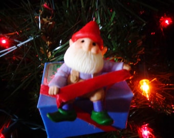 Vintage 1984 Elf Sitting On Present With Ribbon Wind Up Hallmark Ornament
