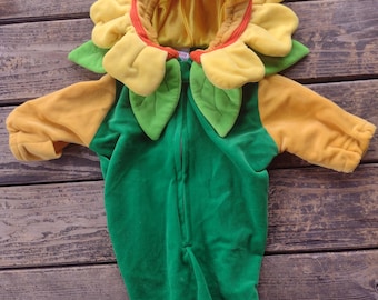 RARE Vintage Disney Store Winnie the Pooh Flower Halloween Costume Size 0-3 Months