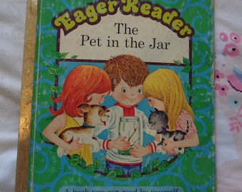 Vintage 1975 Little Golden Book Eager Reader The Pet in the Jar HB Book