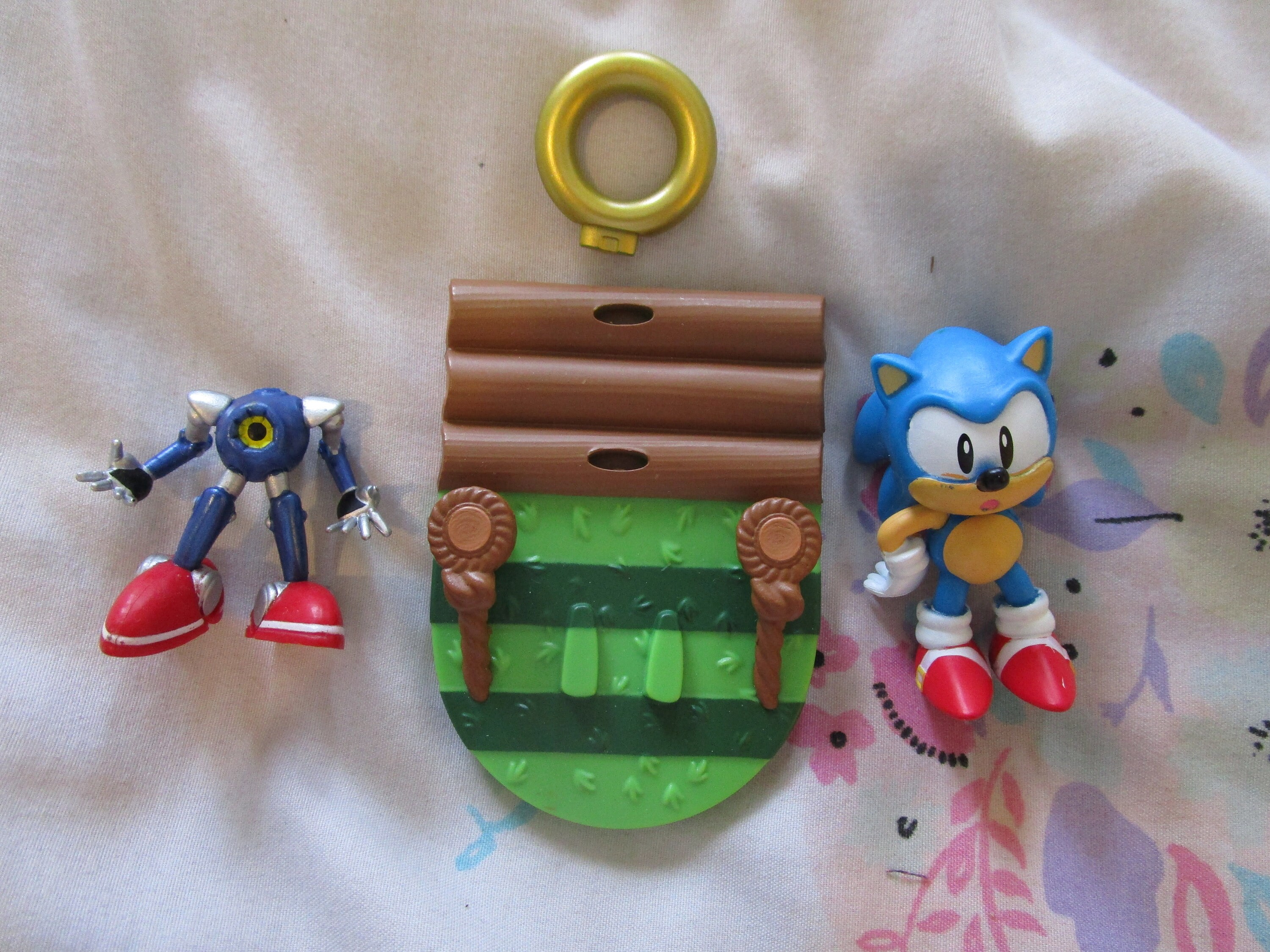 Rare 90s SEGA Sonic the Hedgehog knuckles Amy figure toy set Bulk sale  retro