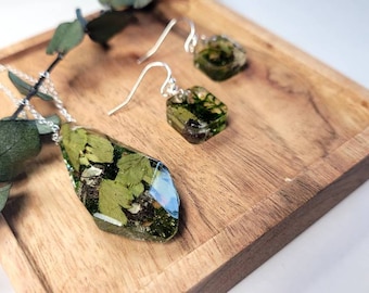 Terrarium set, Resin pendant and earrings, dried preserved plant jewelry, terrarium jewelry, ferns, moss