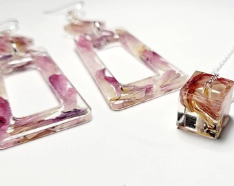 Pressed flowers jewelry set,pendant and earrings, dried preserved plant, terrarium jewelry