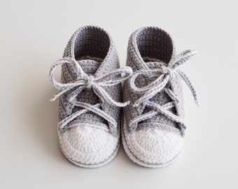 Gray Baby moccs sneakers for boy girl Crochet baby sandals for newborn Hand knit baby moccasins for baby shower props Soft sole baby shoes