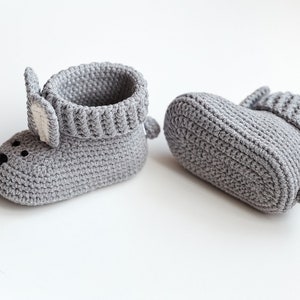 Crochet baby booties bunnies Newborn mom to be pregnancy gift Baby coming home outfit shoes, expect parent boy girl baby shower 21/09 image 4