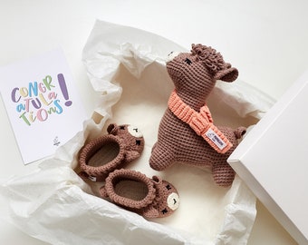 Pregnancy gift set for new mom with cute llama toy crochetand funny farm animal baby booties pregnancy basket for expecting mom reveal 12/07