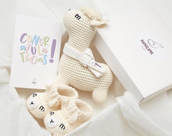 Baby gift basket with crochet booties sweet llama alpaca toy Pregnancy new mom parents gift newborn parents to be Welcome baby gift 09/07
