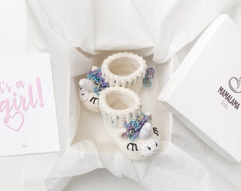 Cesta de regalo de unicornio para bebé niña Patucos de unicornio de ganchillo "Es una niña" Cesta de regalo para revelar que es niña Decoración para la habitación de la niña 05/11