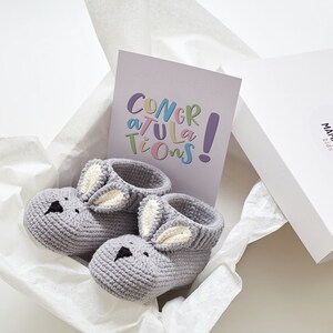 Crochet baby booties bunnies Newborn mom to be pregnancy gift Baby coming home outfit shoes, expect parent boy girl baby shower 21/09 Booties gift box