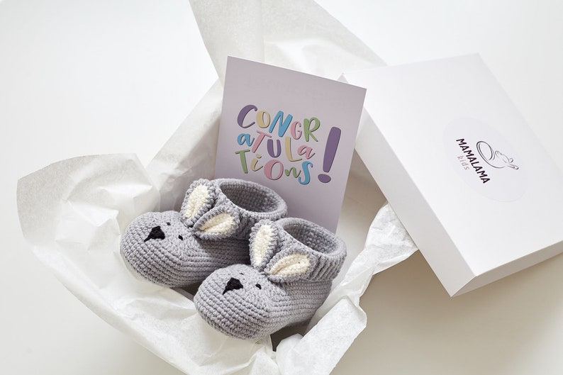 Crochet baby booties bunnies Newborn mom to be pregnancy gift Baby coming home outfit shoes, expect parent boy girl baby shower 21/09 Booties gift box