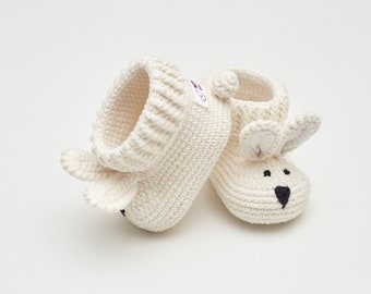 New mommy gift set Lovely hand crochet gray bunny slippers for newborn boy girl Best pregnancy shoes present Expectant basket friend 08/10