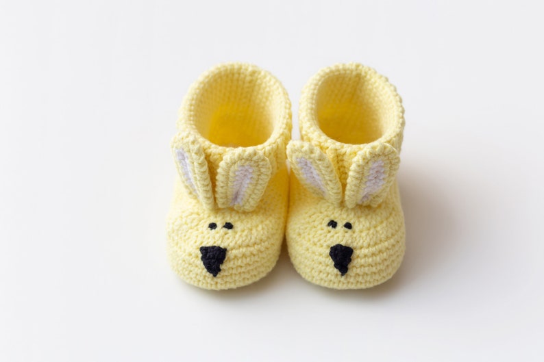 Newborn gift basket set ideas for newborn baby boy crochet off white yellow llama toy knit blanket crochet bunny booties 10/12 image 8