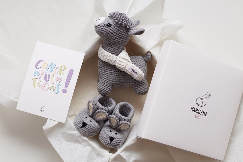 Crochet baby booties bunnies Newborn mom to be pregnancy gift Baby coming home outfit shoes, expect parent boy girl baby shower 21/09 Booties + toy set