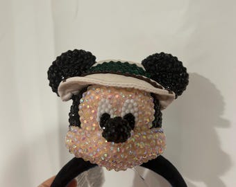 Diadema de peluche y llavero inspirados en Mickey Mouse de la colección Safari con incrustaciones de pedrería.