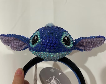 Peluche con diadema de Stitch inspirada en Disney, adornada con lentejuelas y llavero.