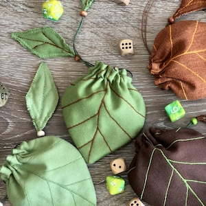 Druid Leaf-like Dice Pouch: Drawstring Dice Bag, Festival Belt Accessory, DnD Accessories