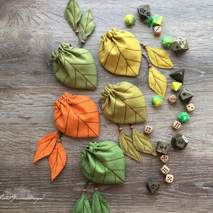 Blatt-ähnlicher Würfel-Beutel, Blatt-Rune Tasche, Kordel Druide DnD Tasche, Grüne Rune Tasche, Fantasy Geldbörse