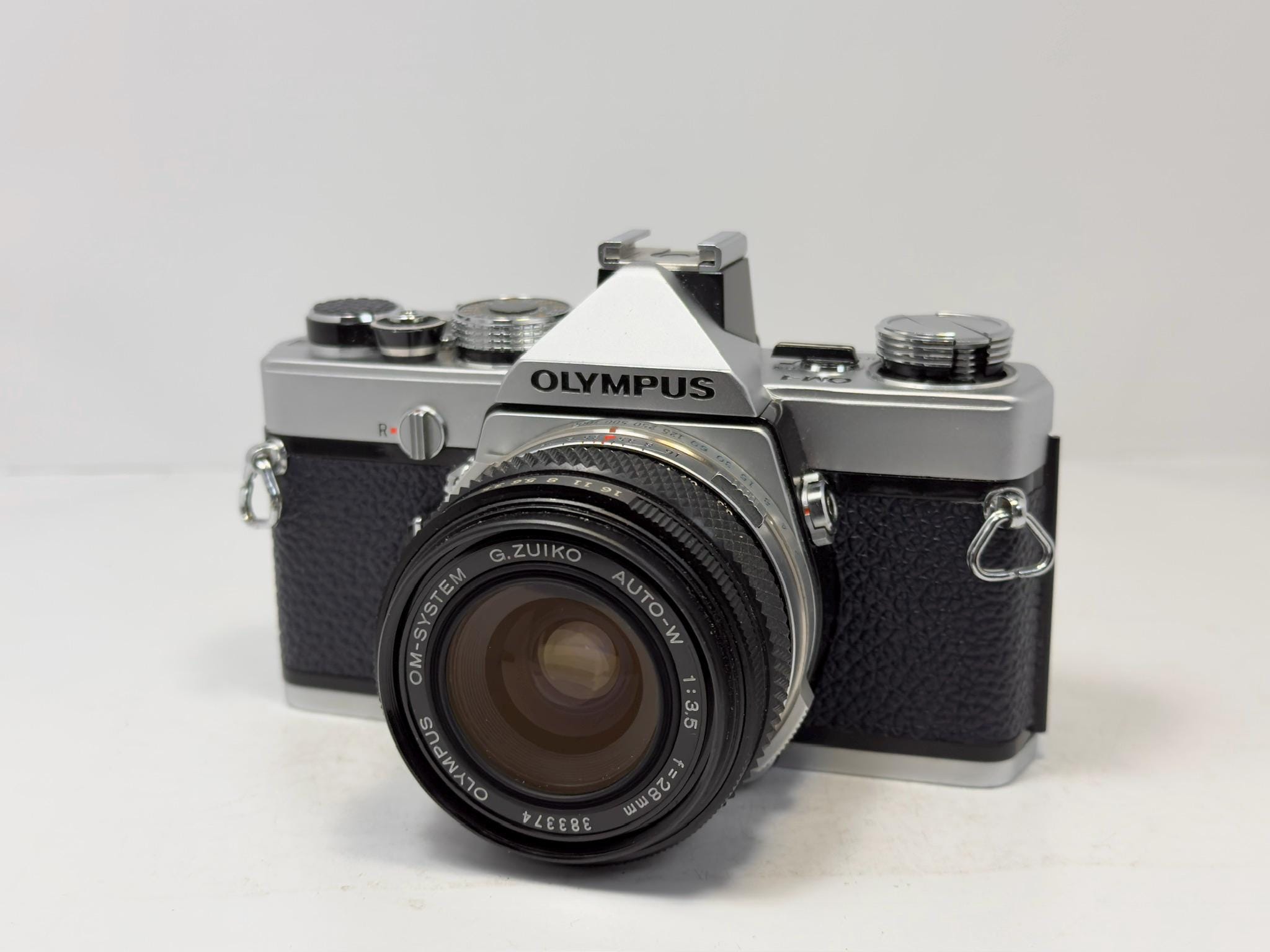 Olympus OM-1 SLR Film Camera F.zuiko Auto-s 35mm f/3.5 lens Navy