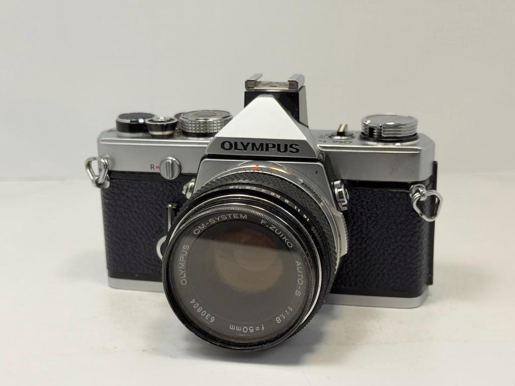 Olympus OM-1N SLR Film Camera F.zuiko Auto-s 50mm F/1.8 Lens Navy