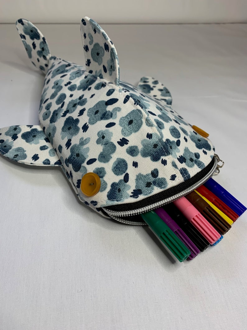 Plüsch-Federmäppchen Als Dinosaurier – Süßes Stifteetui Mit Reißverschluss, 36 Cm, Aus Weichem Polyester