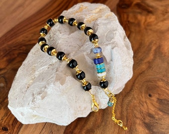 Onyx Edelstein Armband, Handgefertigt, Naturstein, mit Goldenen zwischenelementen